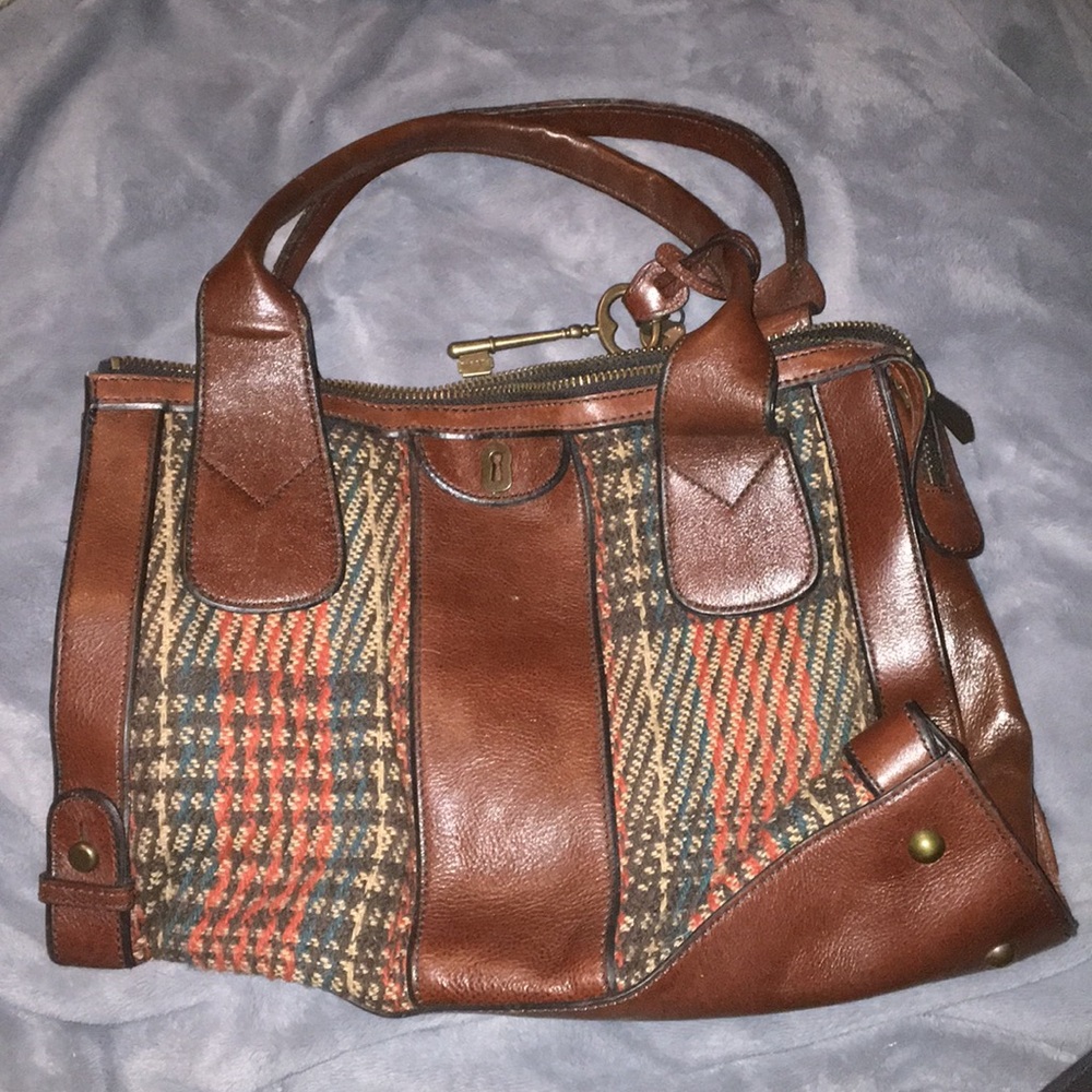 Fossil leather and knit shoulder bag